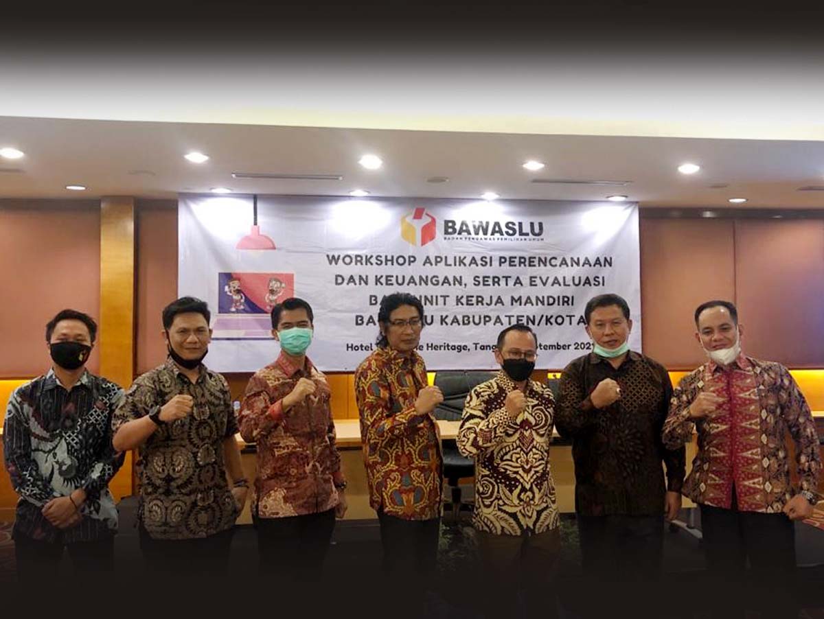 81 BAWASLU KABUPATEN/KOTA TERUS MEMPERSIAPKAN DIRI MENJADI UKM.