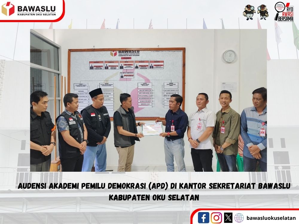 FOTO BERSAMA AUDENSI APD DAN BAWASLU OKUS