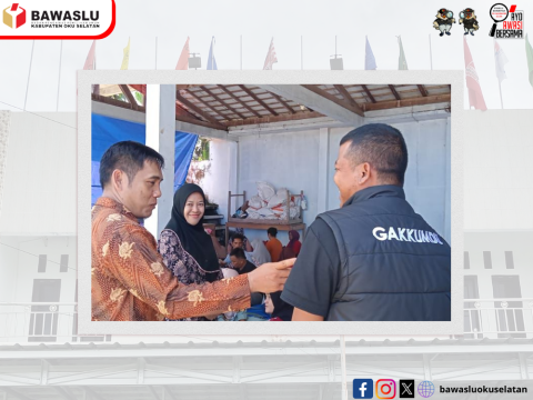 Anggota Bawaslu Meninjau Langsung Gudang Logistik KPU Kabupaten OKU Selatan