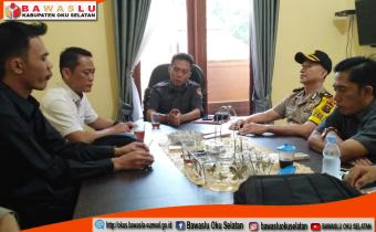 Rapat Koordinasi Bawaslu OKU Selatan, KPU OKU Selatan, dan Polres OKU Selatan terkait Pengawasan Pendistribusian Surat Suara