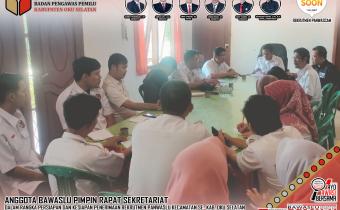 Anggota Bawaslu OKU Selatan Pimpin Rapat dalam rangka persiapan dan Kesiapan penerimaan Panwascam